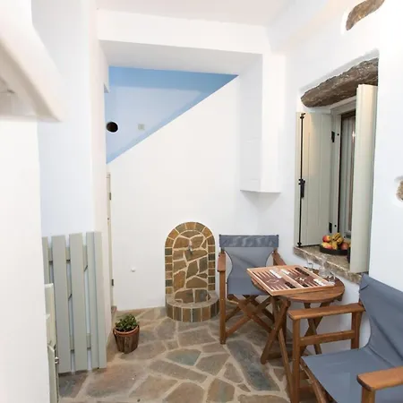 بيت للعطل Marina's Traditional Stone House Koronos