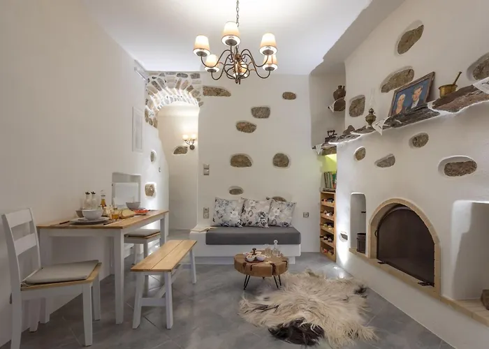 Feriehus Marina's Traditional Stone House *