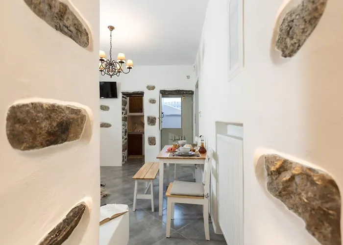 Feriehus Marina's Traditional Stone House Koronos