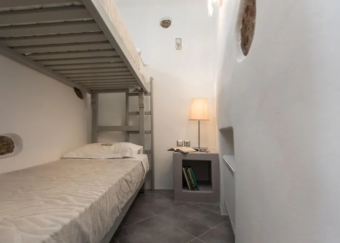 Marina's Traditional Stone House * Koronos