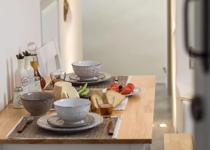 Marina's Traditional Stone House Feriehus