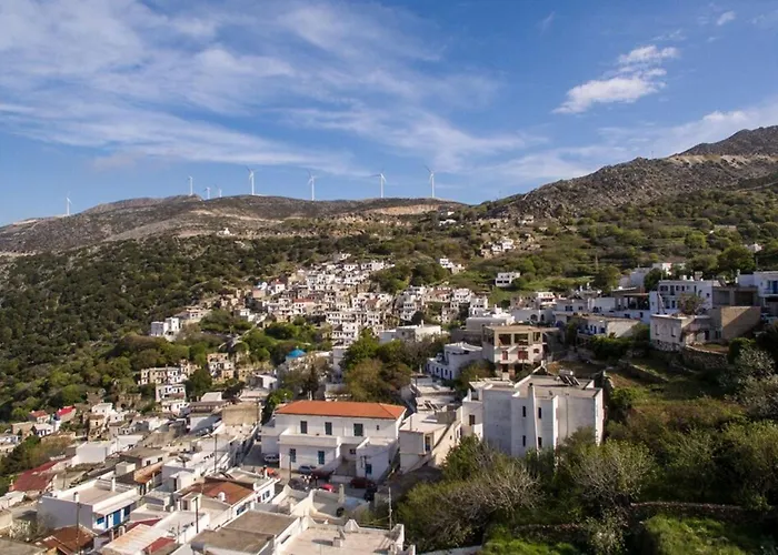 Semesterbostad Marina's Traditional Stone House *