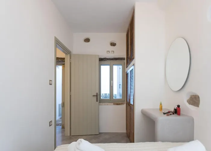 Marina's Traditional Stone House * Koronos